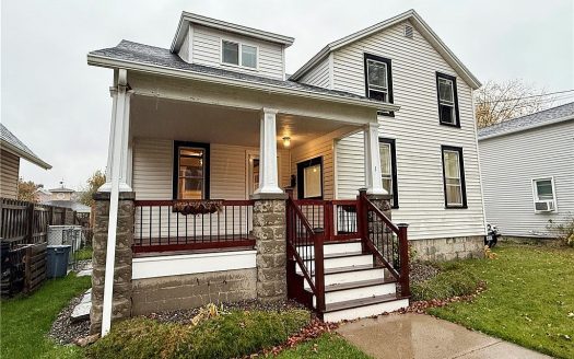 Single Family House For Sale in Auburn New York 2 Beds 2 Baths