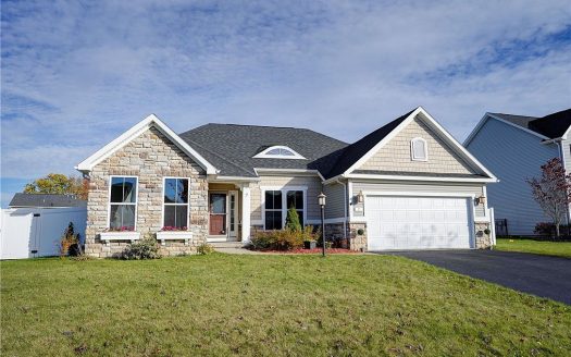 Single Family House For Sale in Penfield New York 4 Beds 3 Baths
