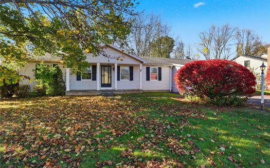 Single Family House For Sale in Penfield New York 3 Beds 2 Baths