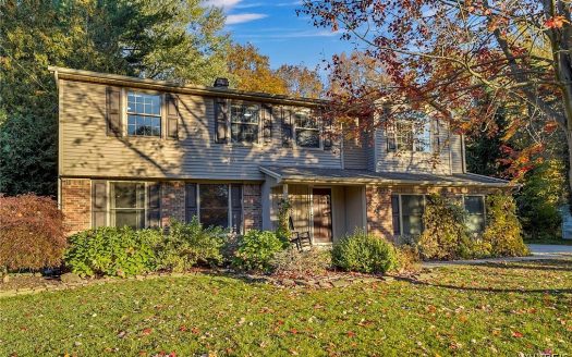 Single Family House For Sale in Orchard Park New York 4 Beds 3 Baths