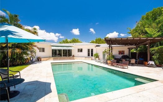 Single Family For Rent in Coconut Grove Florida 4 Beds 5 Baths