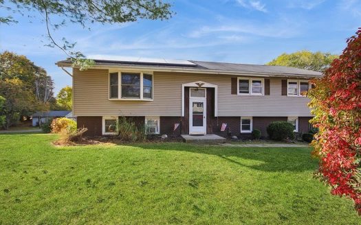 Single Family House For Sale in Marlboro New York 3 Beds 2 Baths