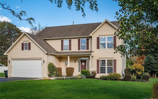 Single Family House For Sale in Orchard Park New York 4 Beds 3 Baths
