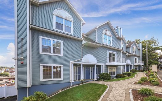 Condo For Sale in Elmsford New York 2 Beds 3 Baths