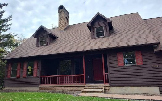 Single Family House For Sale in Canastota New York 3 Beds 3 Baths