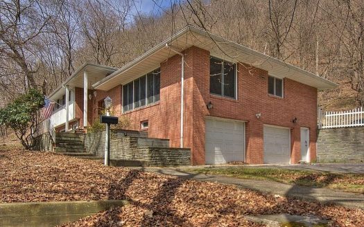 Single Family House For Sale in Port Jervis New York 4 Beds 4 Baths