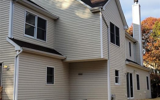 Single Family House For Sale in Manorville New York 5 Beds 4 Baths