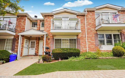 Single Family For Sale in Staten Island New York 2 Beds 1 Bath
