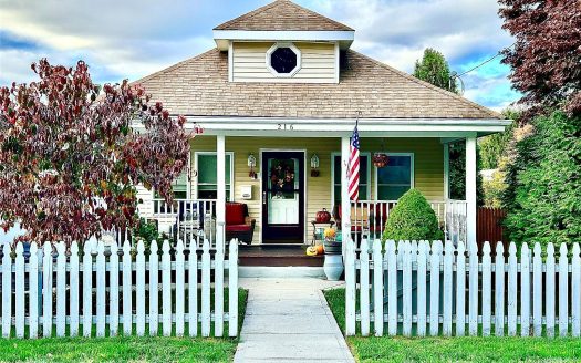 Single Family For Sale in Buchanan New York 2 Beds 1 Bath