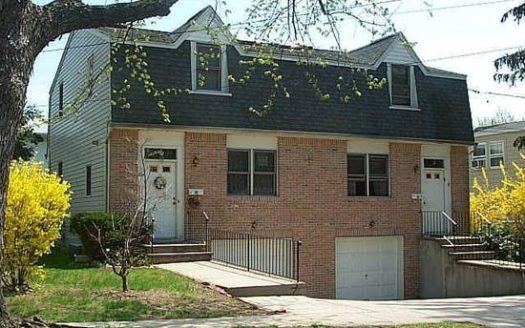 3-Bedroom Townhouse for Rent in Pt Washington, NY 11050 – $4475/mo | 3 Baths | Updated 2025