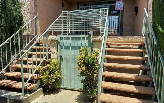 Townhouse for Sale in North Hills, CA 91343 – 3 Bedrooms, 3 Baths – $570000