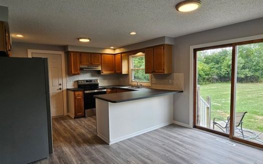3-Bedroom Townhouse for Rent in Clarence, NY 14031 – $2100/mo | 2 Baths | Updated 2025