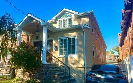 4-Bedroom Townhouse for Rent in Whitestone, NY 11357 – $4500/mo | 2 Baths | Updated 2025