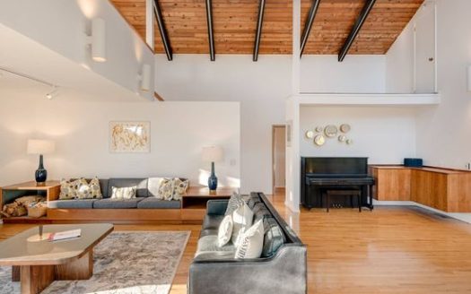 3-Bedroom Single Family Home for Rent in Hampton Bays, NY 11946 – $22000/mo | 3 Baths | Updated 2025