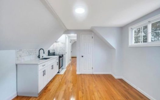 1-Bedroom Single Family Home for Rent in Elmont, NY 11003 – $2000/mo | 1 Baths | Updated 2025
