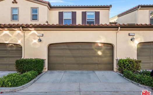 Townhouse for Sale in Northridge, CA 91326 – 3 Bedrooms, 3 Baths – $918000