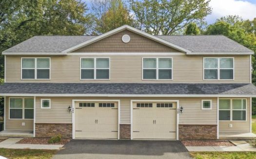 3-Bedroom Townhouse for Rent in Clifton Park, NY 12065 – $3000/mo | 3 Baths | Updated 2025