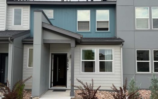 3-Bedroom Townhouse  for Rent in Denver, CO 80249 – $3000/mo | 3 Baths | Updated 2025