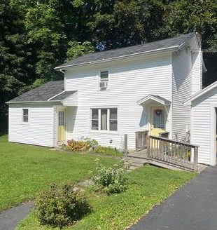 2-Bedroom Single Family Home for Rent in Eden, NY 14057 – $1900/mo | 2 Baths | Updated 2025