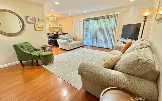 Condo for Sale in Tarzana, CA 91356 – 3 Bedrooms, 2 Baths – $520000