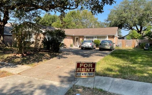 5-Bedroom Single Family Home for Rent in Webster, TX 77598 – $2675/mo | 3 Baths | Updated 2025