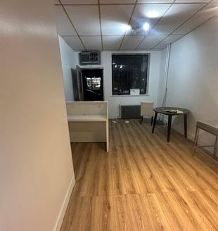 1-Bedroom Single Family Home for Rent in Ridgewood, NY 11385 – $2000/mo | 1 Baths | Updated 2025