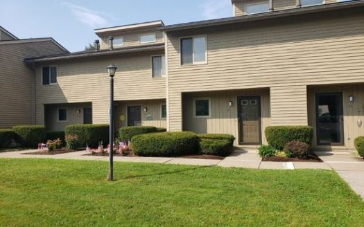 2-Bedroom Townhouse for Rent in Oswego, NY 13126 – $1600/mo | 2 Baths | Updated 2025