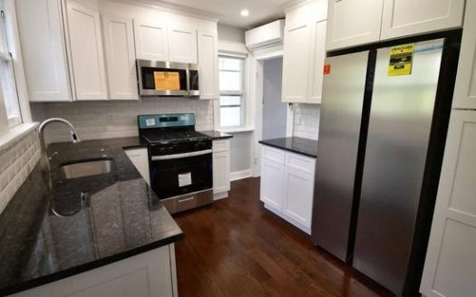 2-Bedroom Single Family Home for Rent in Rockville Centre, NY 11570 – $3100/mo | 1 Baths | Updated 2025