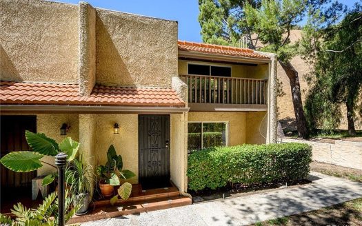 Townhouse for Sale in Burbank, CA 91504 – 3 Bedrooms, 3 Baths – $780000