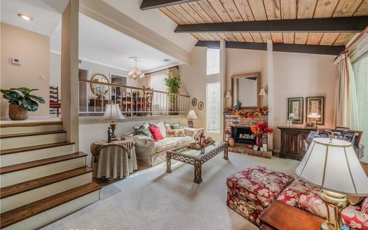Townhouse for Sale in Studio City, CA 91604 – 2 Bedrooms, 3 Baths – $849000