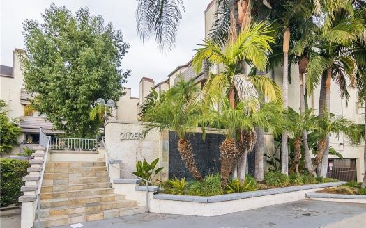 Condo for Sale in Winnetka, CA 91306 – 2 Bedrooms, 2 Baths – $435000