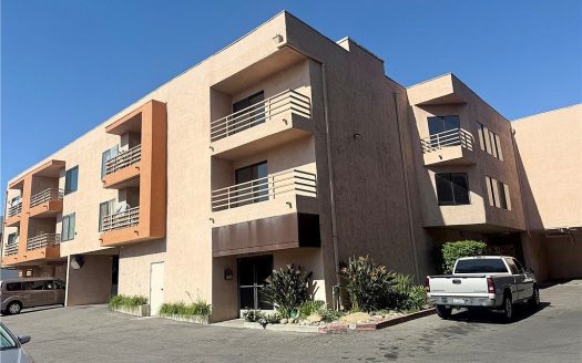 Condo for Sale in Canoga Park, CA 91303 – 1 Bedroom, 1 Bath – $350000