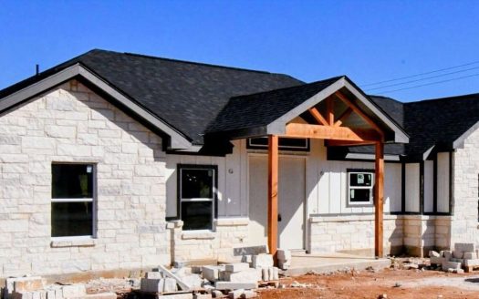 Single Family Home for Sale in Von Ormy, TX 78073 – 3 Bedrooms, 3 Baths – $460000