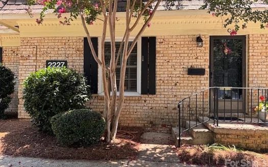 Condo for Sale in Charlotte, NC 28211 – 2 Bedrooms, 3 Baths – $315000