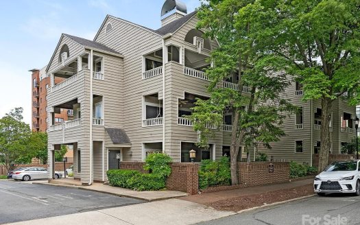 Condo for Sale in Charlotte, NC 28202 – 2 Bedroom, 1 Bath – $350000