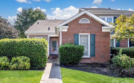 Condo for Sale in Charlotte, NC 28210 – 2 Bedrooms, 2 Baths – $310000
