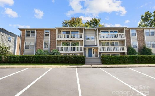 Condo for Sale in Charlotte, NC 28213 – 2 Bedrooms, 2 Baths – $160000