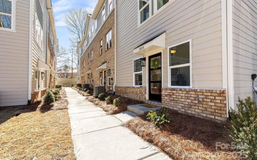 Townhouse for Sale in Charlotte, NC 28208 – 3 Bedrooms, 3 Baths – $349000