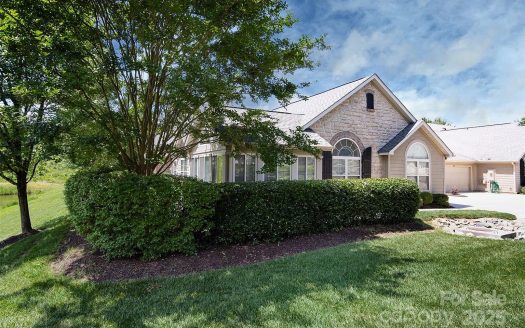 Townhouse for Sale in Charlotte, NC 28216 – 2 Bedrooms, 2 Baths – $392000