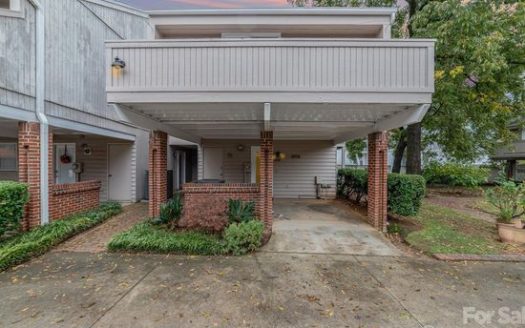 Townhouse for Sale in Charlotte, NC 28202 – 2 Bedrooms, 4 Baths – $365000