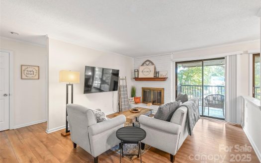 Condo for Sale in Charlotte, NC 28226 – 2 Bedrooms, 2 Baths – $205000