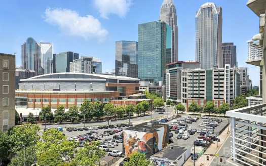 Condo for Sale in Charlotte, NC 28202 – 2 Bedrooms, 2 Baths – $349900