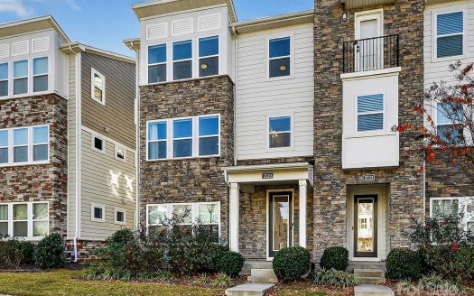 Townhouse for Sale in Charlotte, NC 28262 – 4 Bedrooms, 4 Baths – $520000