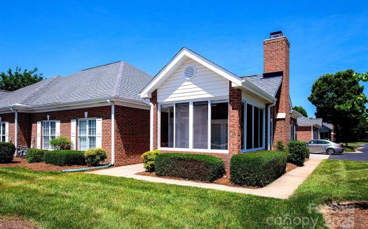 Condo for Sale in Charlotte, NC 28269 – 3 Bedrooms, 2 Baths – $314000