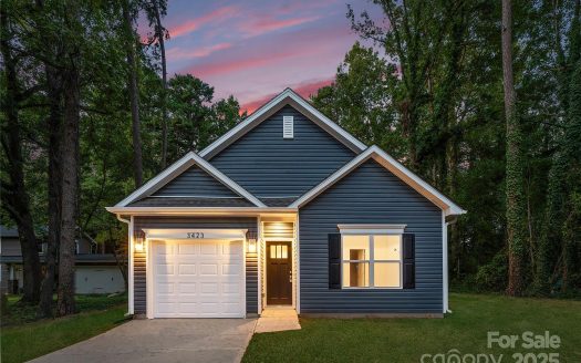Single Family Home for Sale in Charlotte, NC 28208 – 3 Bedrooms, 2 Baths – $305000