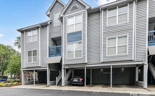 Condo for Sale in Charlotte, NC 28202 – 1 Bedroom, 1 Bath – $239900