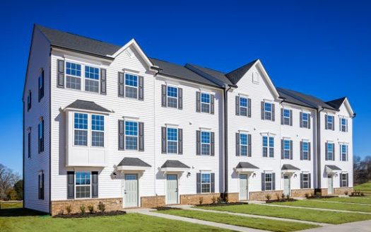 Townhouse for Sale in Charlotte, NC 28216 – 3 Bedrooms, 3 Baths – $310990
