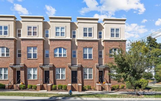 Condo for Sale in Charlotte, NC 28203 – 2 Bedrooms, 3 Baths – $450000