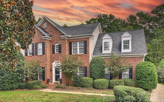 Single Family Home for Sale in Charlotte, NC 28277 – 4 Bedrooms, 3 Baths – $639900