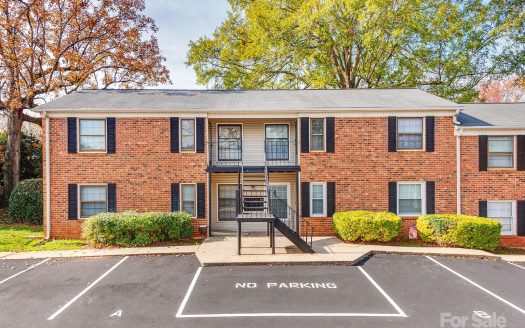 Condo for Sale in Charlotte, NC 28210 – 1 Bedroom, 1 Bath – $185000